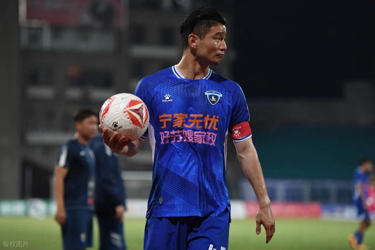 开云体育官网-鲁能王牌功勋正式离开俱乐部，曾是国足全能球员，表现可圈可点